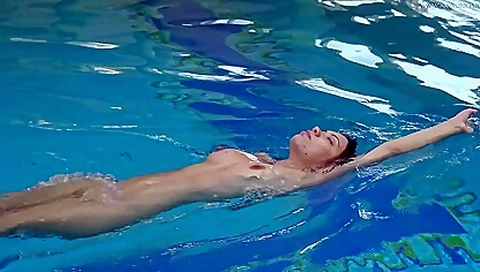 Sazan Cheharda On And Underwater Naked Swimming
