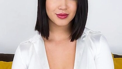 Look Deep Into Dee’s Eyes
