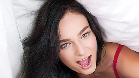 Lets Get The Bed With Lee Anne