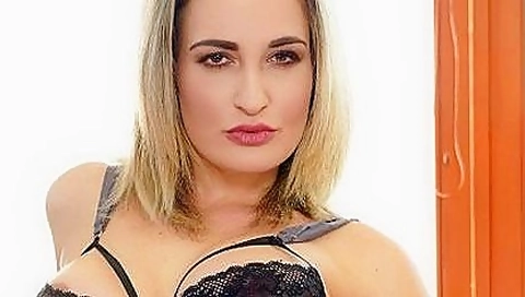 Incredible Banging And Incredible Woman - Nicole Vice